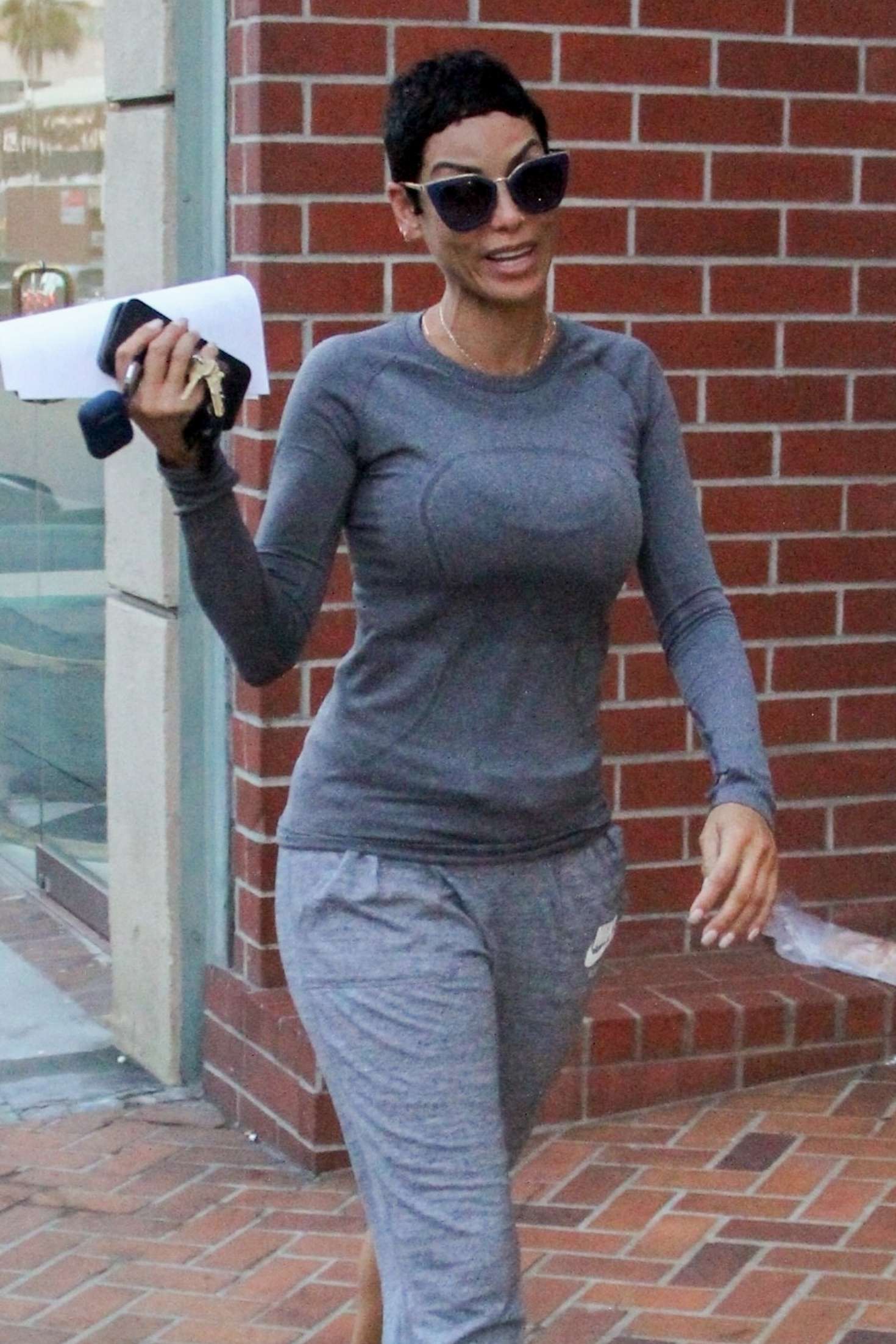 Nicole Murphy - Shopping at Rite Aid in Beverly Hills