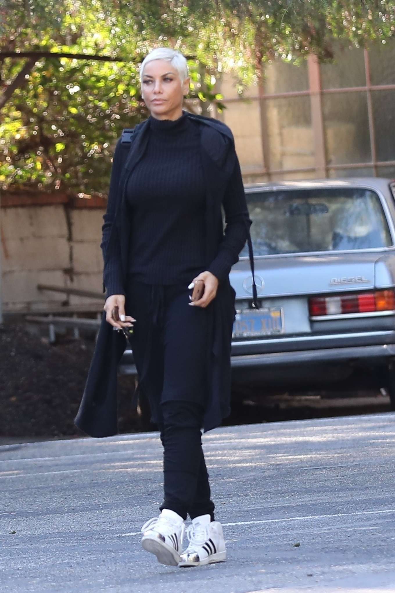 Nicole Murphy - Shows off her new hair cut and color in Hollywood