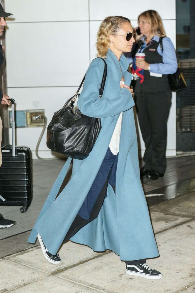 Nicole Richie - Arrives at JFK airport in New York