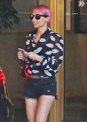 Nicole Richie in Denim Shorts at Sunset Tower Hotel in West Hollywood
