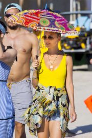 Nicole Richie at the Jazz Fest in New Orleans