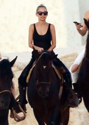 Nicole Richie - Horseback Ridinig at a Beaches in Los Cabos