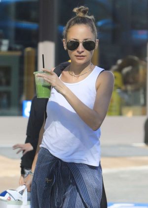 Nicole Richie - Shopping in Beverly Hills