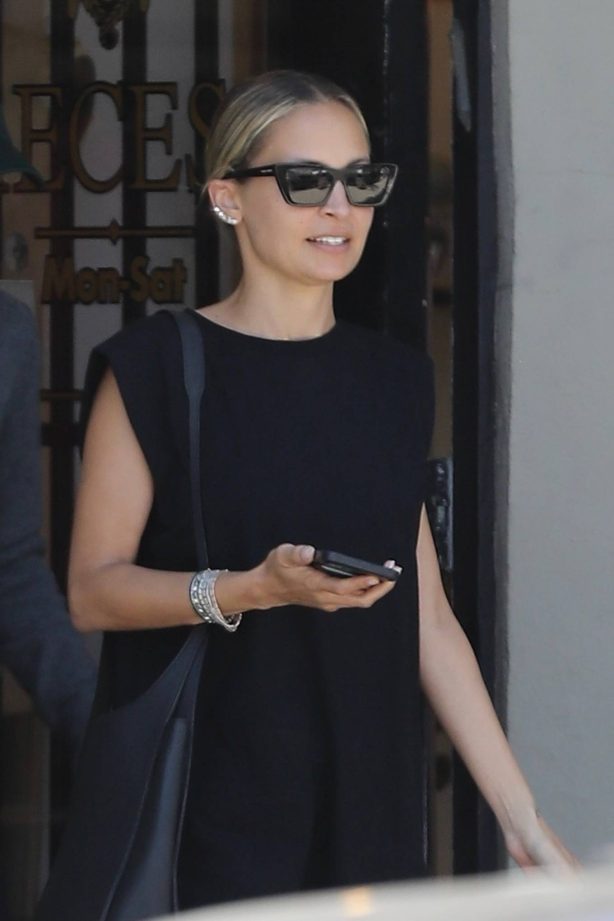 Nicole Richie - Shopping in Los Angeles