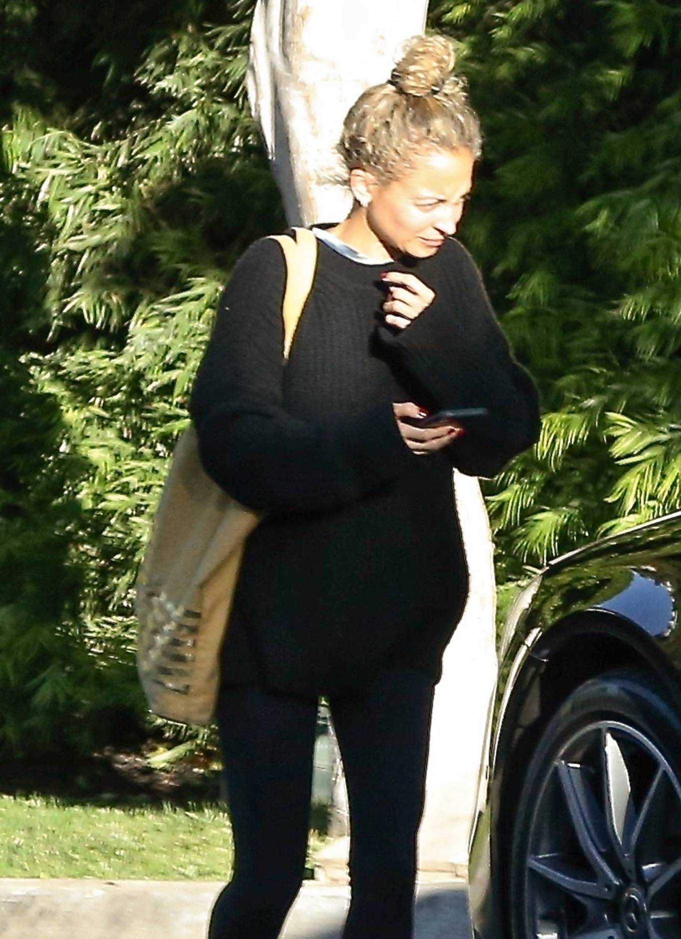 Nicole Richie visiting a friend in West Hollywood