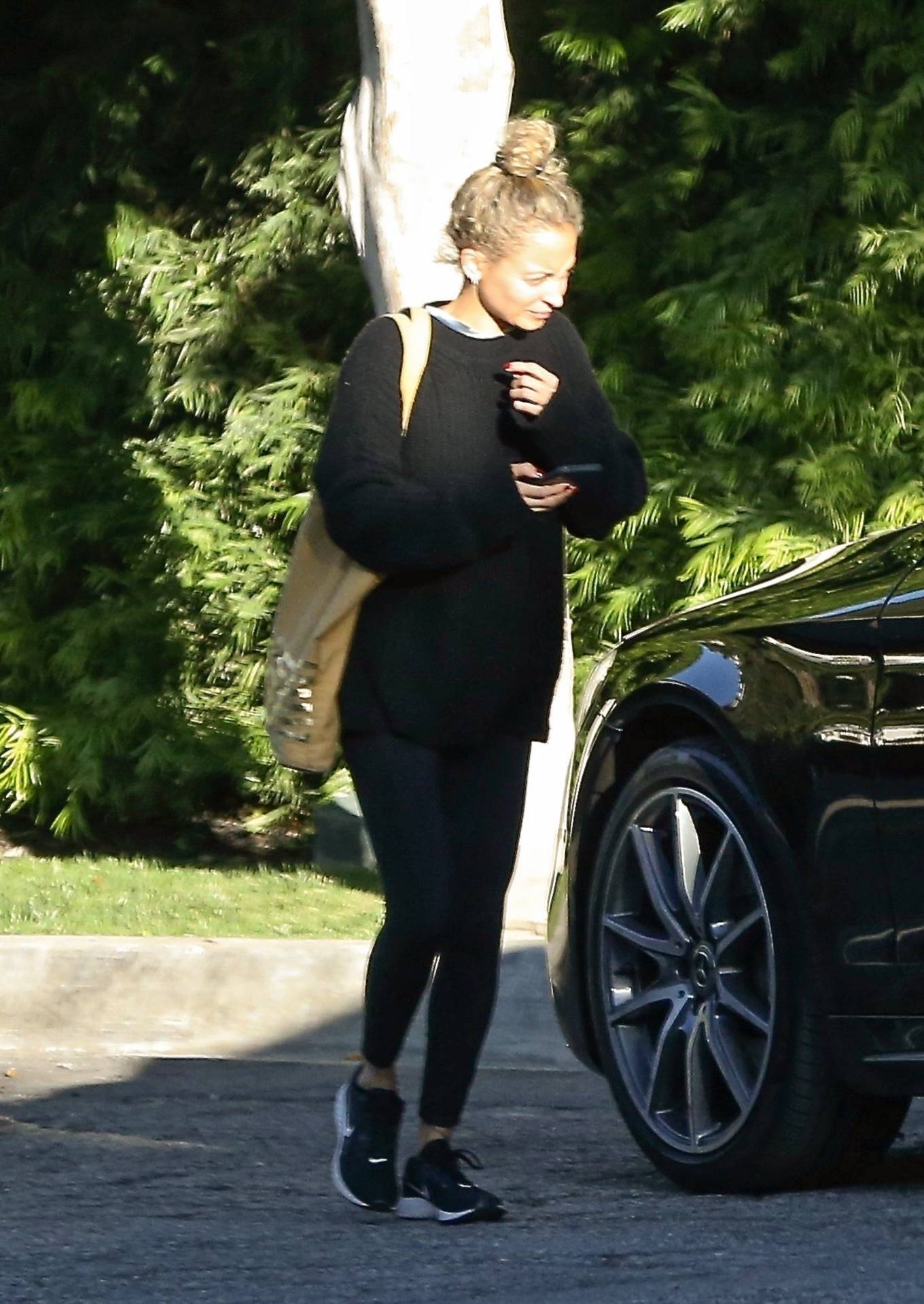 Nicole Richie visiting a friend in West Hollywood