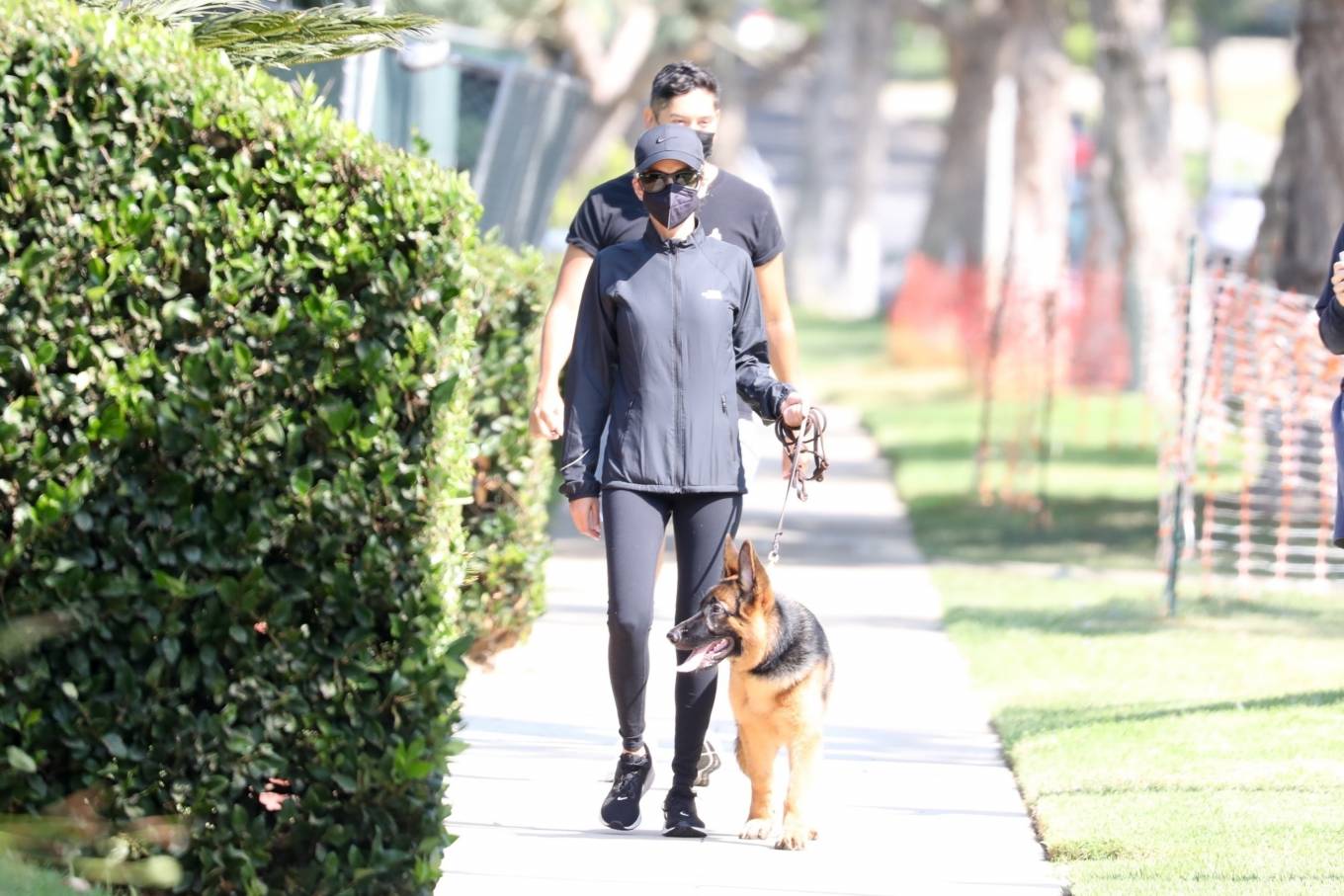 Nicole Richie - walks her dog in Beverly Hills-26 | GotCeleb