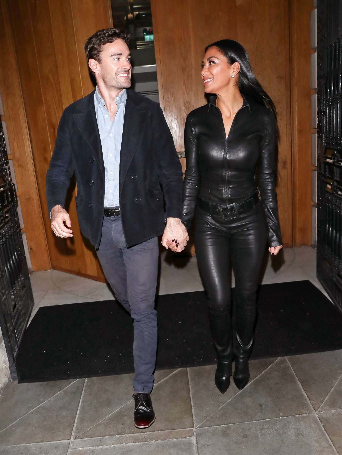 Nicole Scherzinger 2020 : Nicole Scherzinger in Leather Catsuit with Thom Evans – Out in London-01