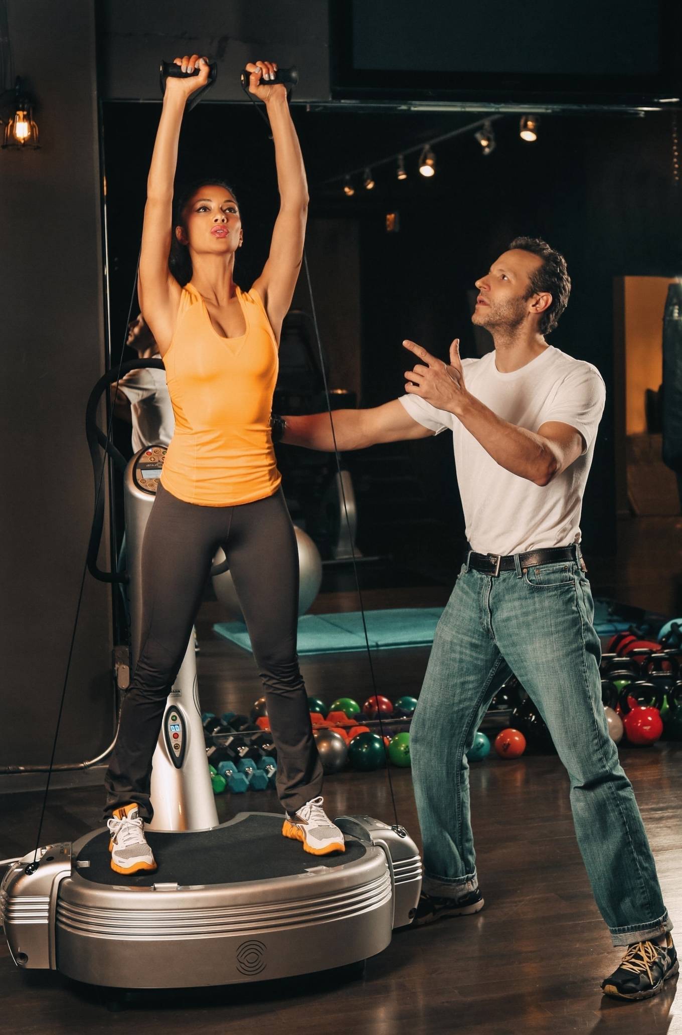 Nicole Scherzinger 2021 : Nicole Scherzinger – Pictured during a How to build a bigger booty exercise session in Los Angeles-05