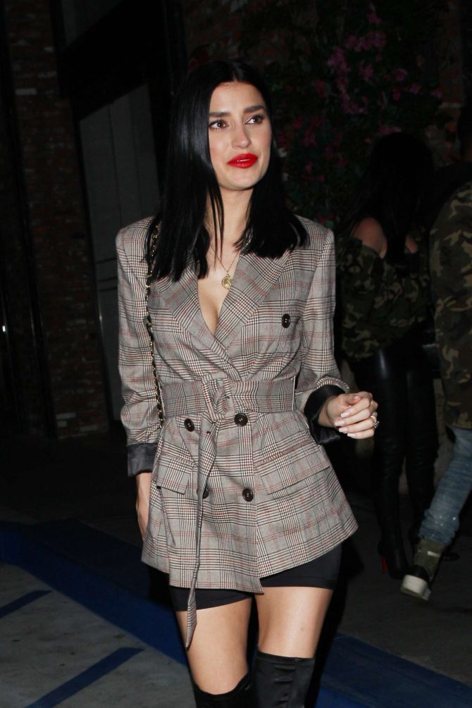 Nicole Williams in a Plaid Jacket - Heads to Beauty & Essex Restaurant in West Hollywood