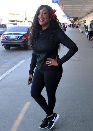 Niecy Nash - Arriving at LAX Airport in LA