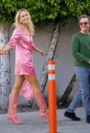Nikki Glaser - in pink at Nobu in Wets Hollywood