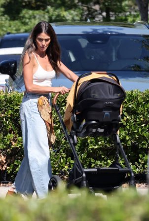 Nikki Reed - And Ian Somerhalder were spotted grocery shopping in Calabasas