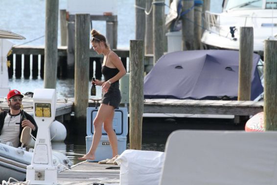 Nina Agdal - With a family on a boat in New York