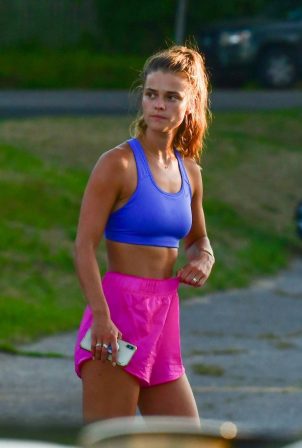 Nina Agdal - Work out with her boyfriend in The Hamptons