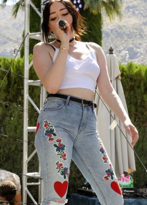 Noah Cyrus - Performs at Lucky Lounge Desert Jam in Palm Springs