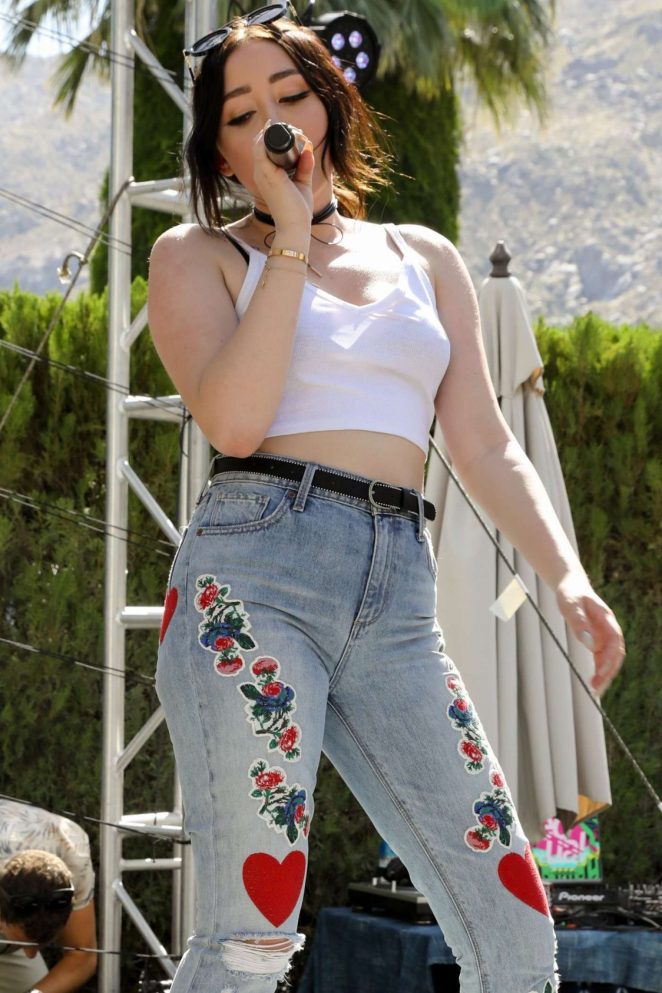 Noah Cyrus - Performs at Lucky Lounge Desert Jam in Palm Springs