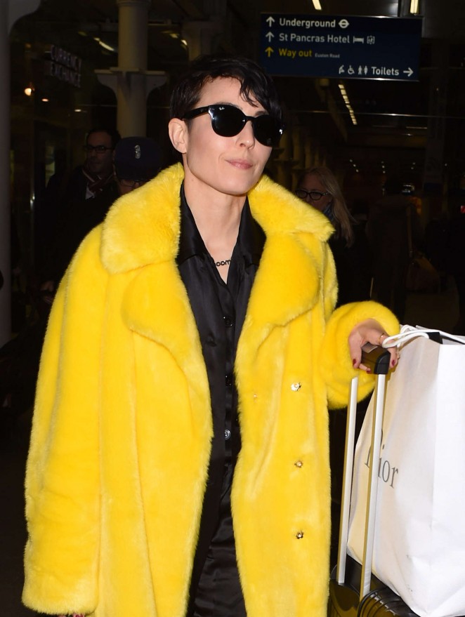 Noomi Rapace Arriving at Kings Cross St Pancras Station