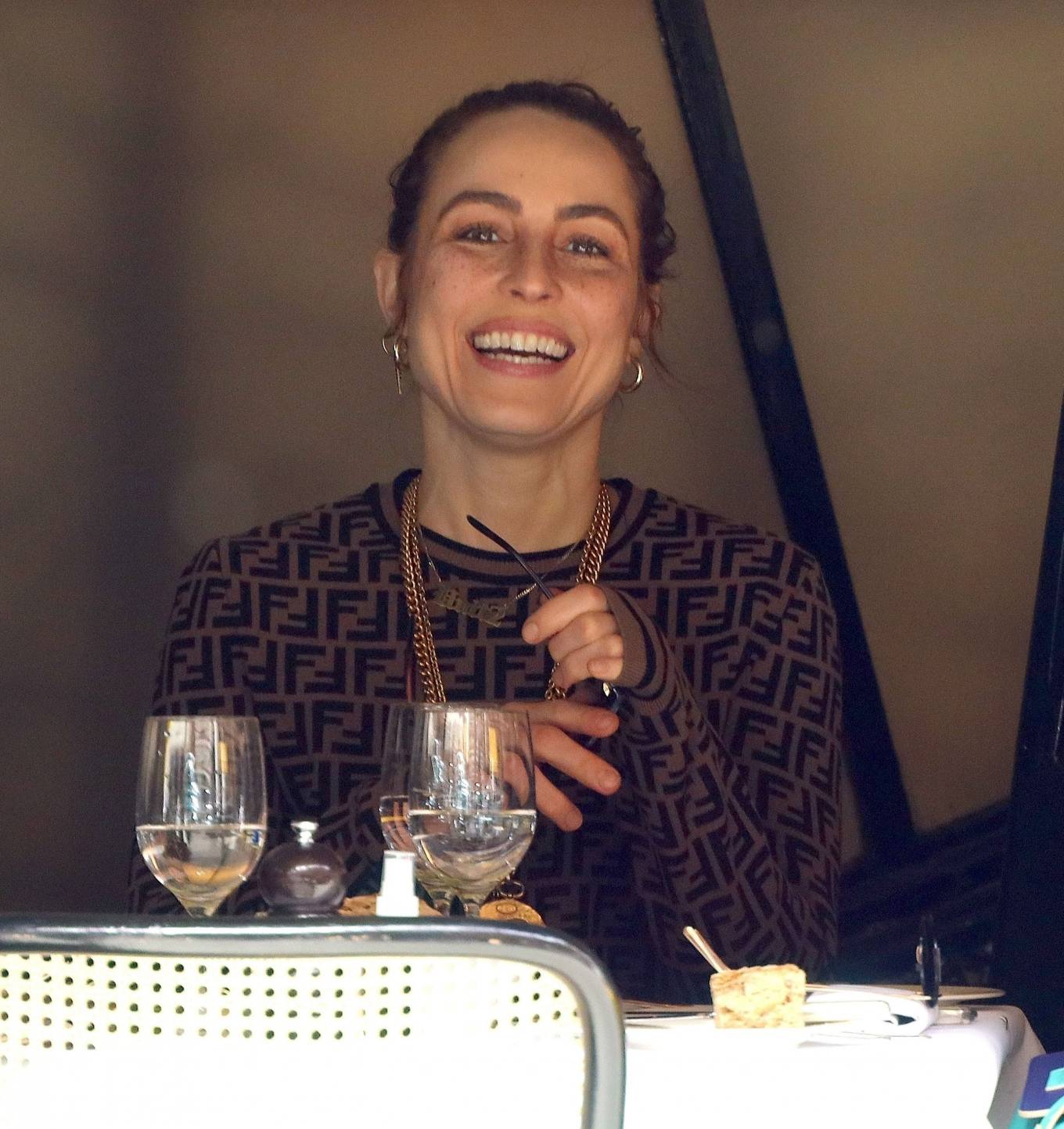 Noomi Rapace 2021 : Noomi Rapace – Lunch candids with friends at Scotts Restaurant in London-10
