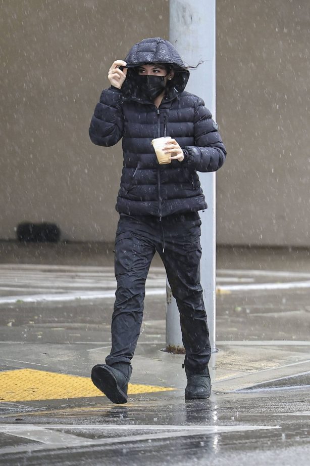 Noor Alfallah - Braves the rain for a coffee in Los Angeles