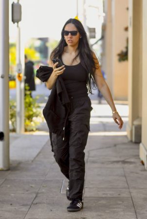 Noor Alfallah - Running errands in Beverly Hills