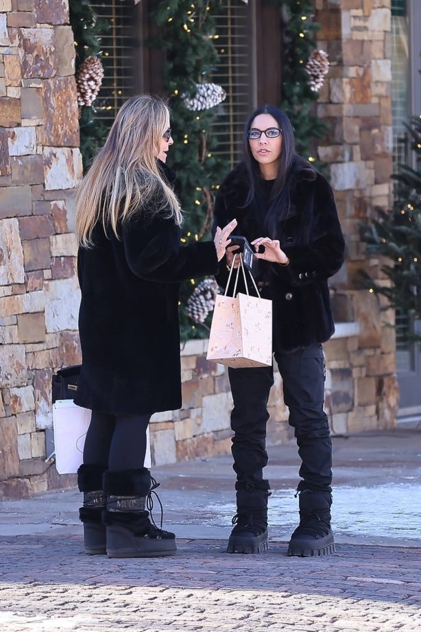 Noor Alfallah - Seen while shopping with her mom in Aspen