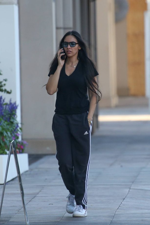 Noor Alfallah - Stops for an iced coffee in Beverly Hills