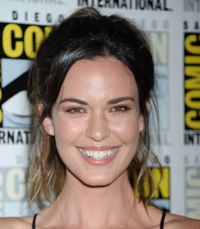 Odette Annable - Supergirl Photocall at Comic-Con 2017