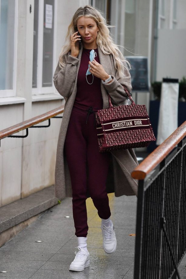 Olivia Attwood - Out and about in London