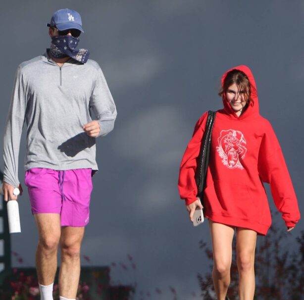 Olivia Jade Giannulli - With her boyfriend Jacob Elordi take a yoga class in West Hollywood