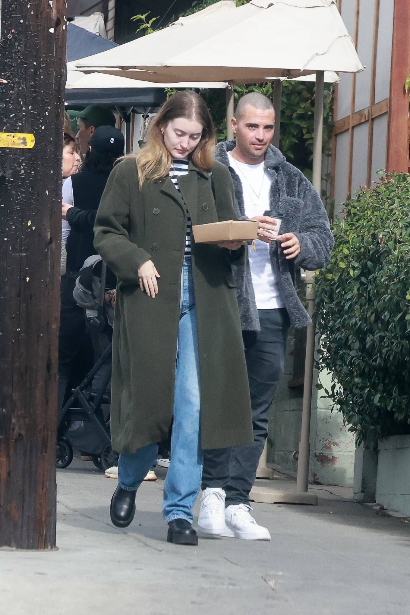Olivia Macklin - On a lunch date at All Time on New Year's Eve in Los Feliz