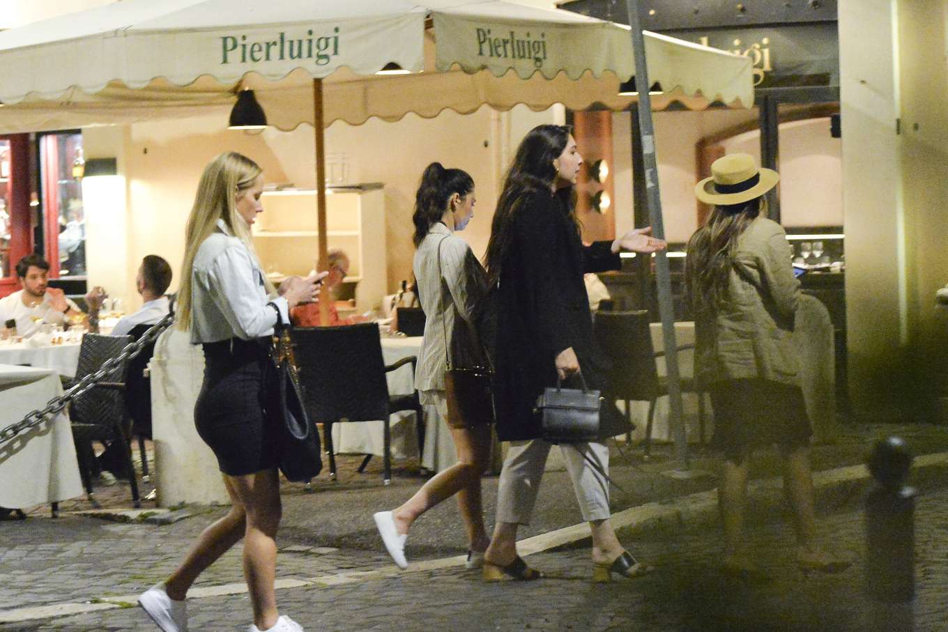 Olivia Munn â€“ Out for dinner at Pierluigi in Rome