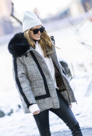 Olivia Palermo - Out into snowy New York