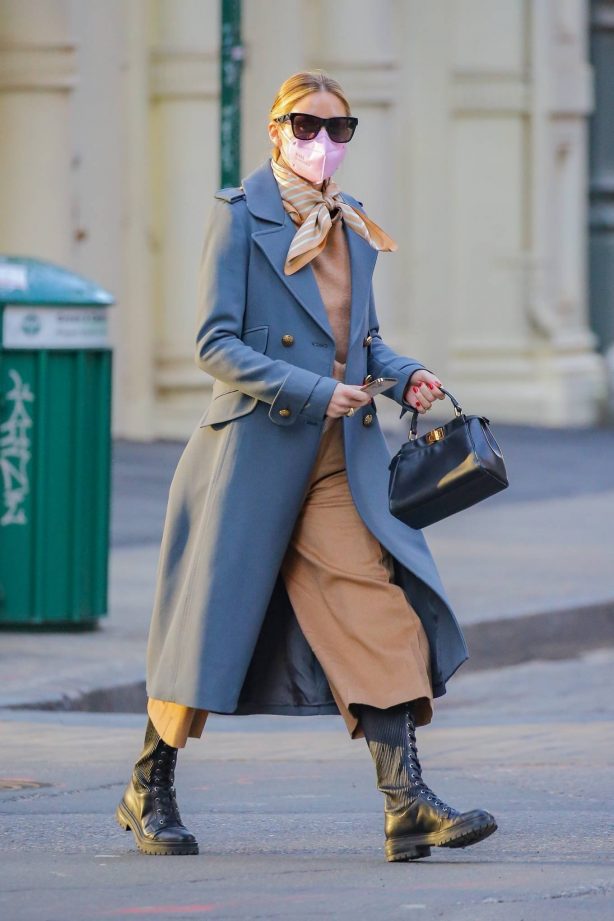 Olivia Palermo - Steps out for a walk in New York
