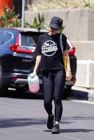 Olivia Wilde - Arriving for a workout on Los Angeles