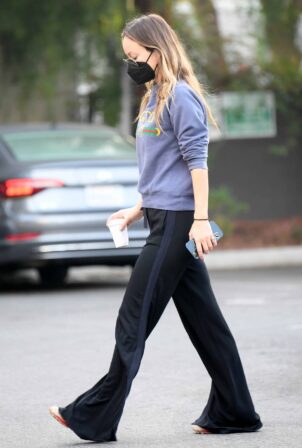Olivia Wilde - Heads out for coffee in Los Angeles