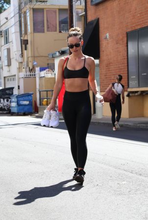 Olivia Wilde - In black gym wear as she leaves a workout in Los Angeles