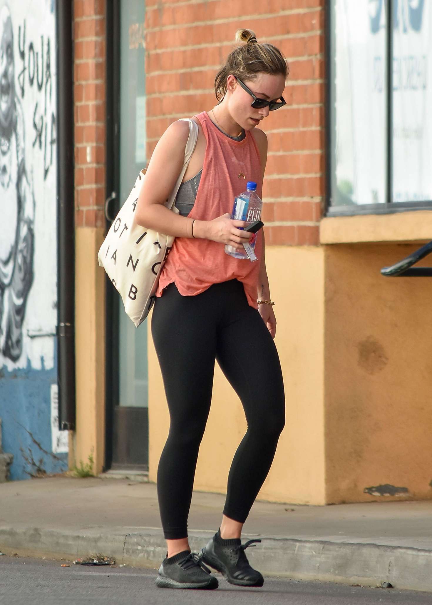 Olivia Wilde in Leggings - Leaves the gym in Studio City. 