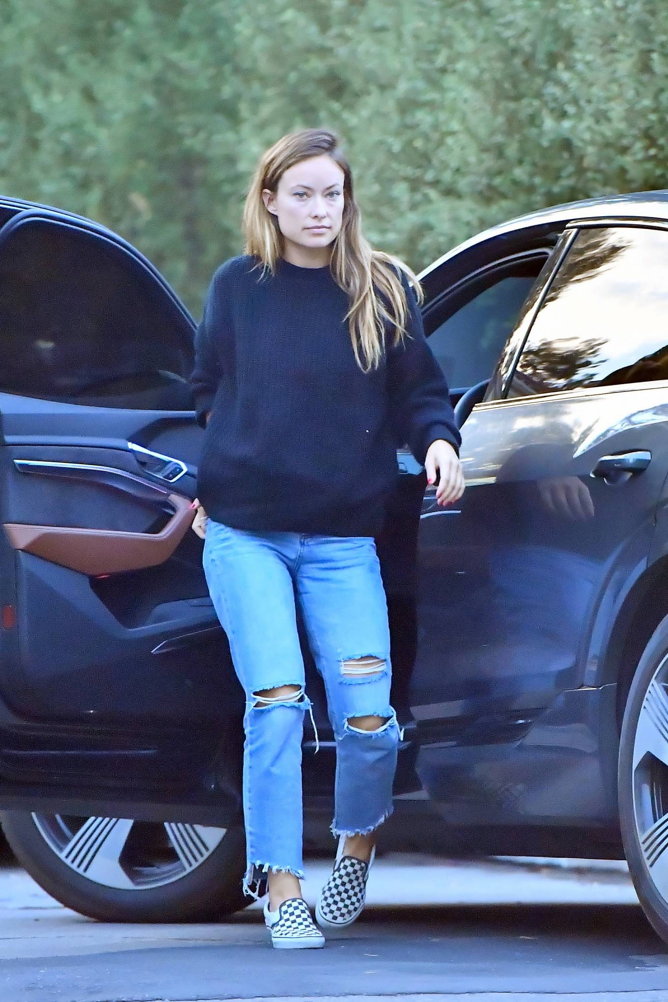 Olivia Wilde 2021 : Olivia Wilde – Makes a stop at a Studio in West Hollywood-05