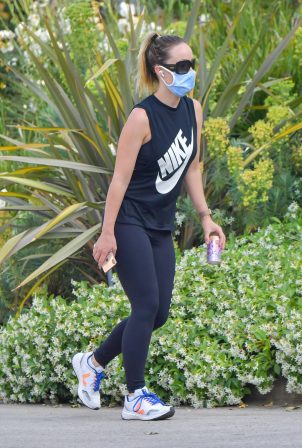 Olivia Wilde - Out for a hike in Los Angeles