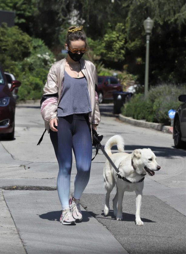 Olivia Wilde - Out for a walk with her dog Los Feliz
