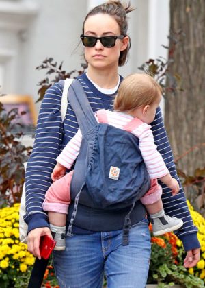 Olivia Wilde - Spends the day with her daughter Daisy in NYC
