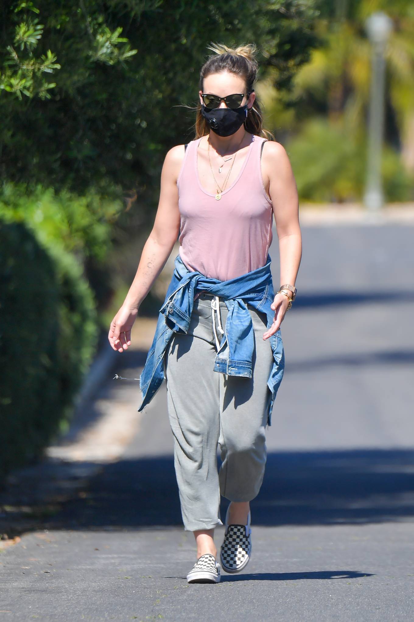 Olivia Wilde 2020 : Olivia Wilde – Takes a walk with a friend in Santa Monica-13