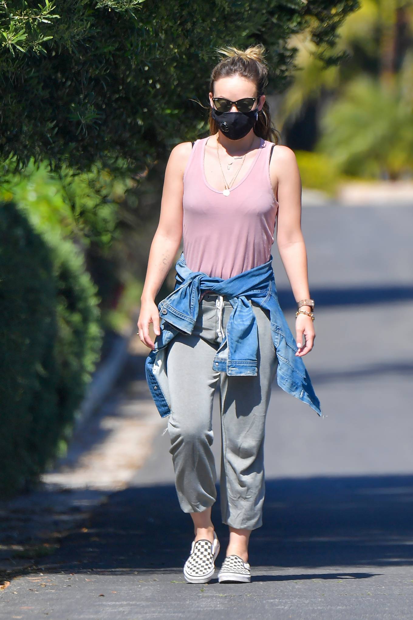 Olivia Wilde 2020 : Olivia Wilde – Takes a walk with a friend in Santa Monica-16