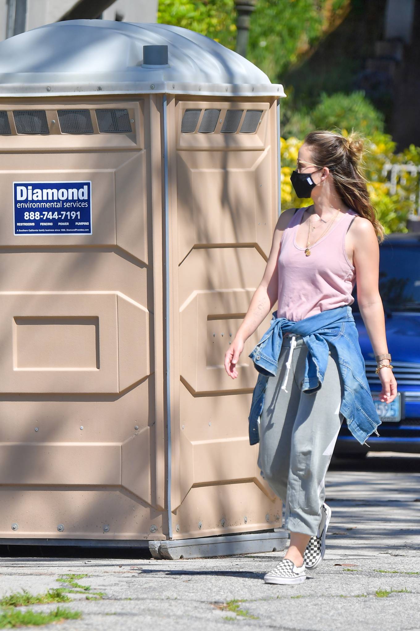 Olivia Wilde 2020 : Olivia Wilde – Takes a walk with a friend in Santa Monica-18