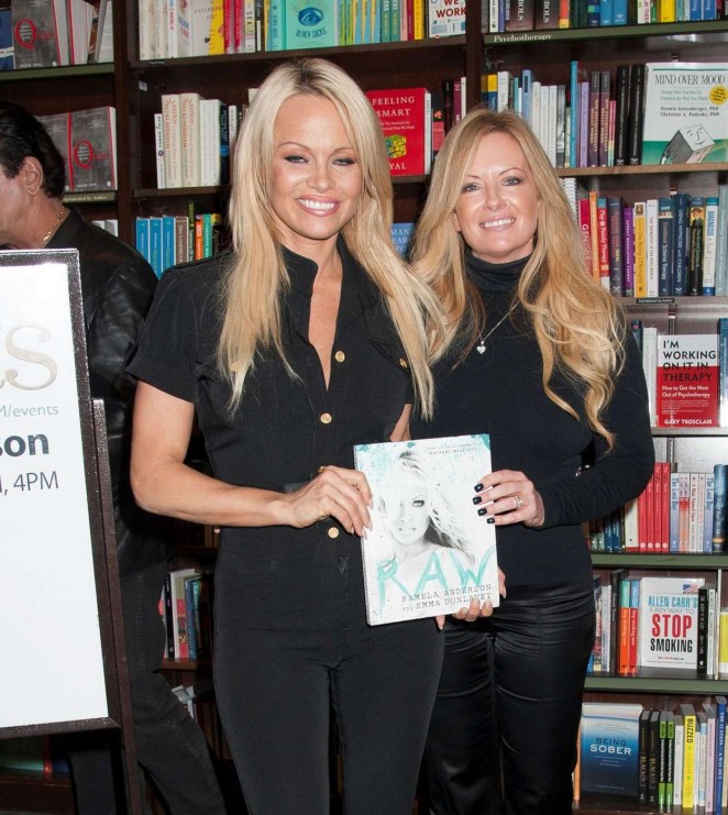 Pamela Anderson Book Signing RAW 07 GotCeleb