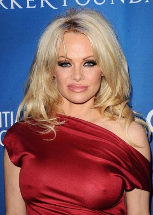 Pamela Anderson - Gala Benefiting Haiti Relief in Beverly Hills