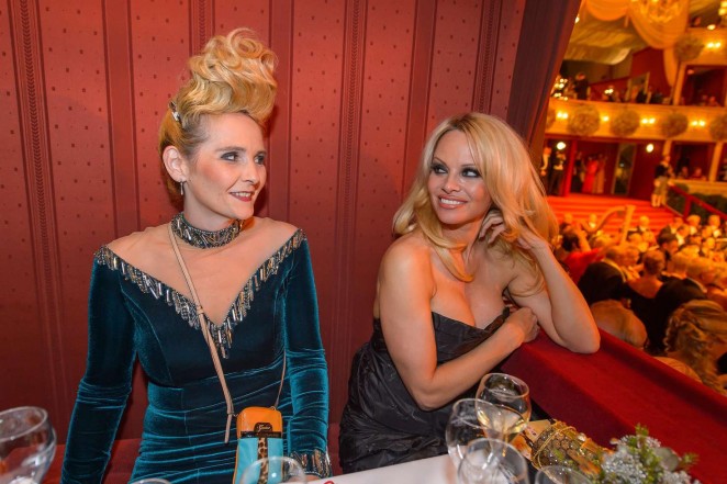 Pamela Anderson - Opera Ball Vienna 2016 in Vienna