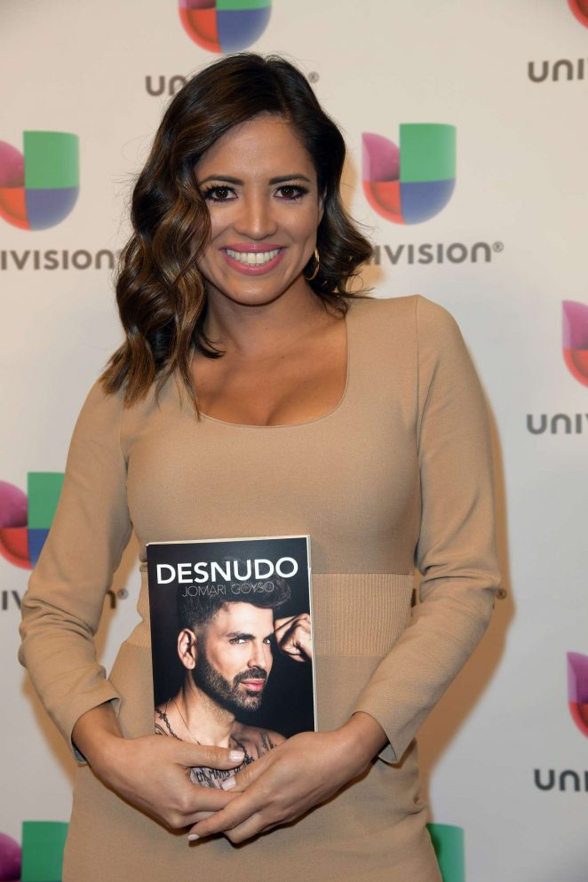 Pamela Silva Conde - 'Desnudo by Jomari Goyso' Book Signing in Miami