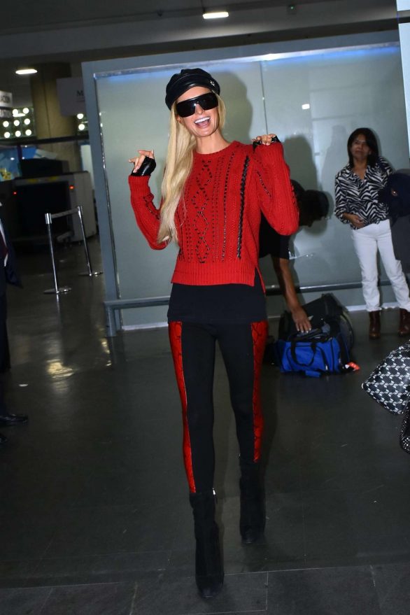 Paris Hilton - Arrives at Airport in Mexico City